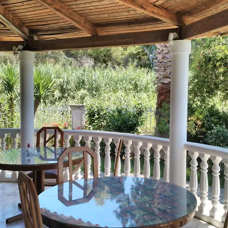 Sydney Закинтос